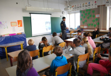 Četrto srečanje s policistom, Polica